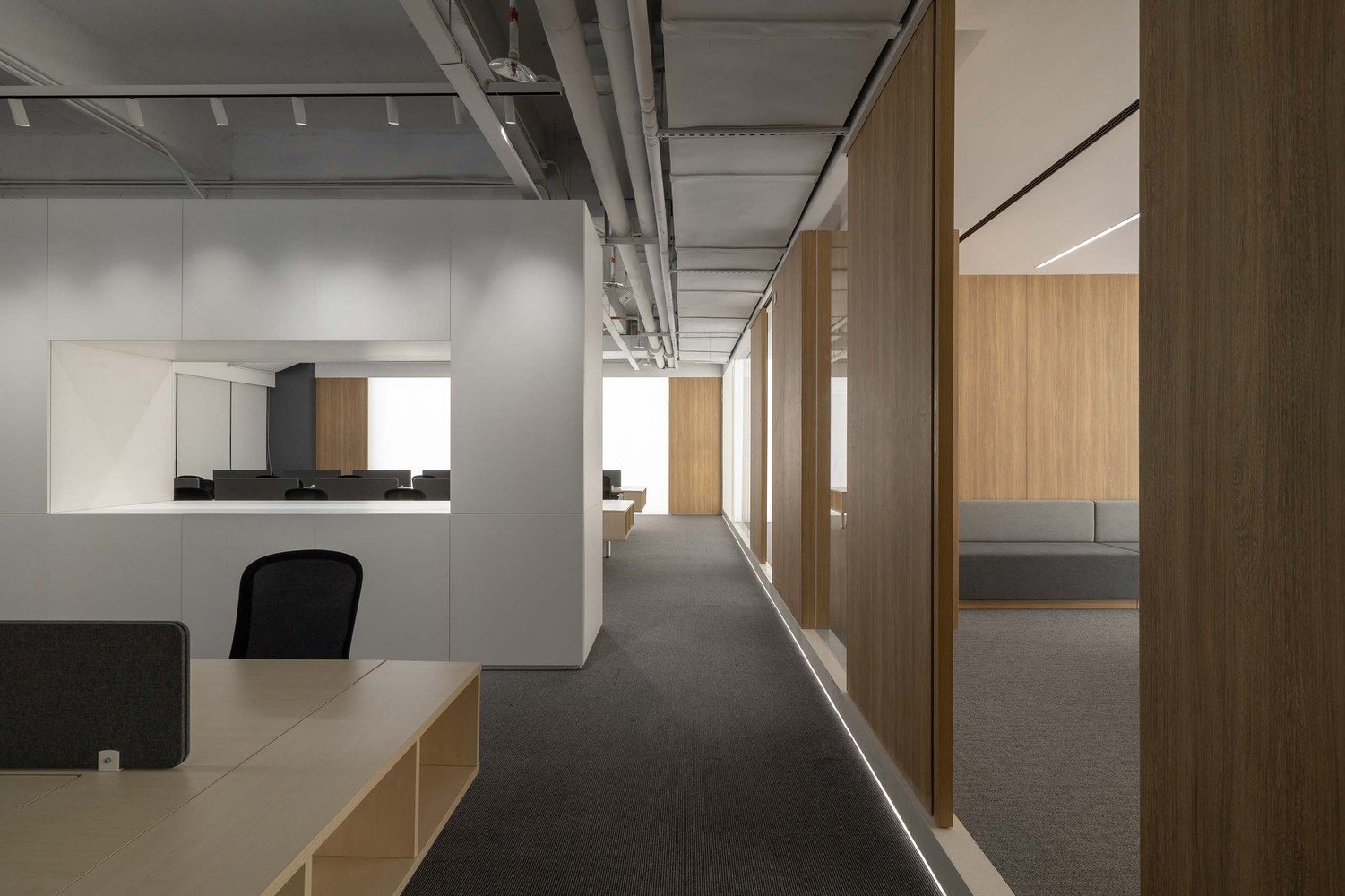 Jiu Mao Jiu Group Office by E Studio