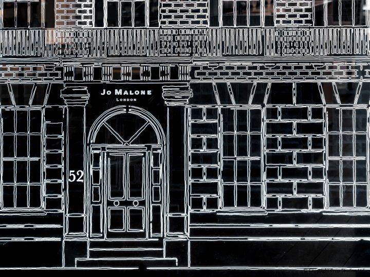 Jo Malone 联排别墅窗户，由 Prop Studios 设计，英国伦敦