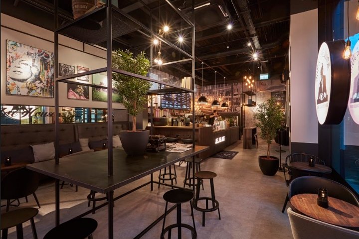 Joe and the Juice by CDS Group，英国伦敦