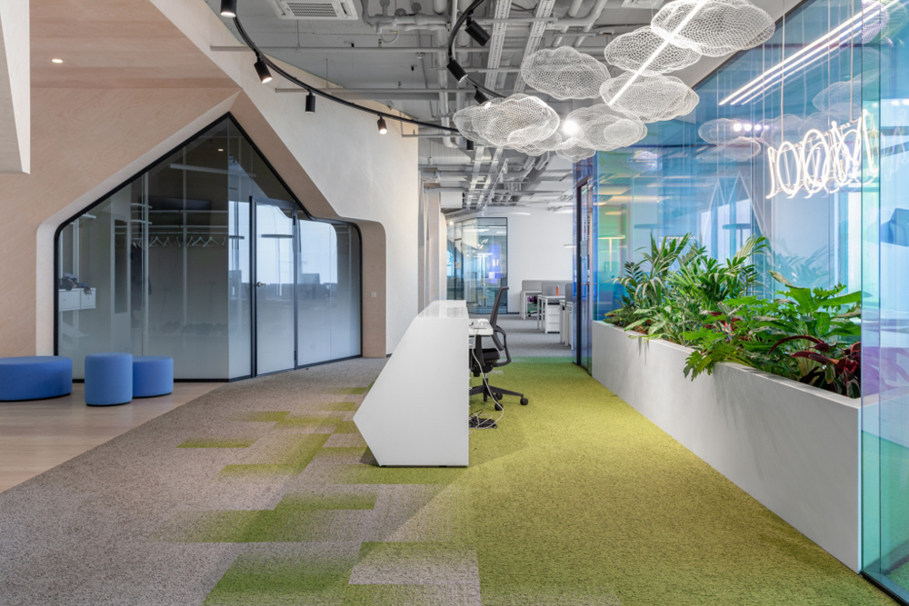 Joom 办公室由 V12 建筑师设计