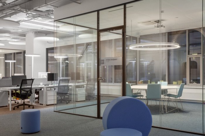 Joom 办公室由 V12 建筑师设计