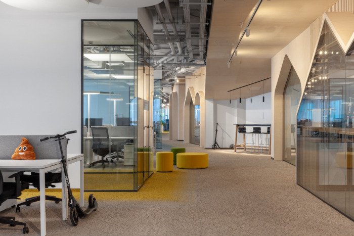 Joom 办公室由 V12 建筑师设计