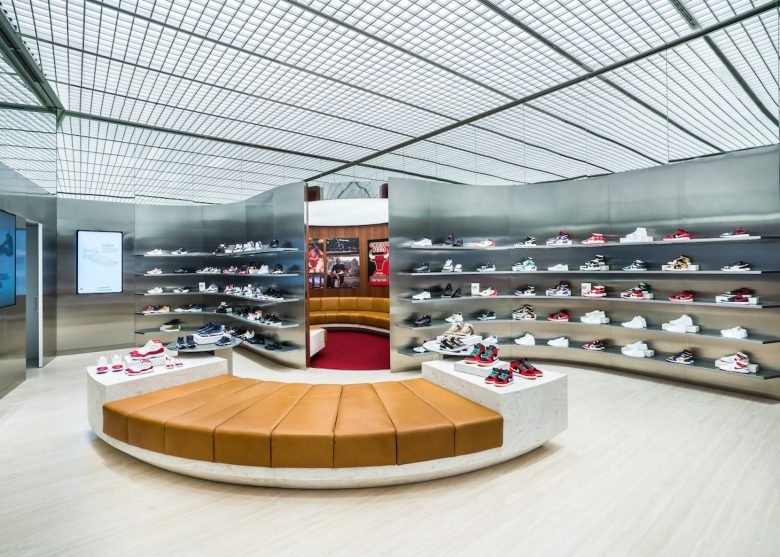 乔丹飞行世界商店