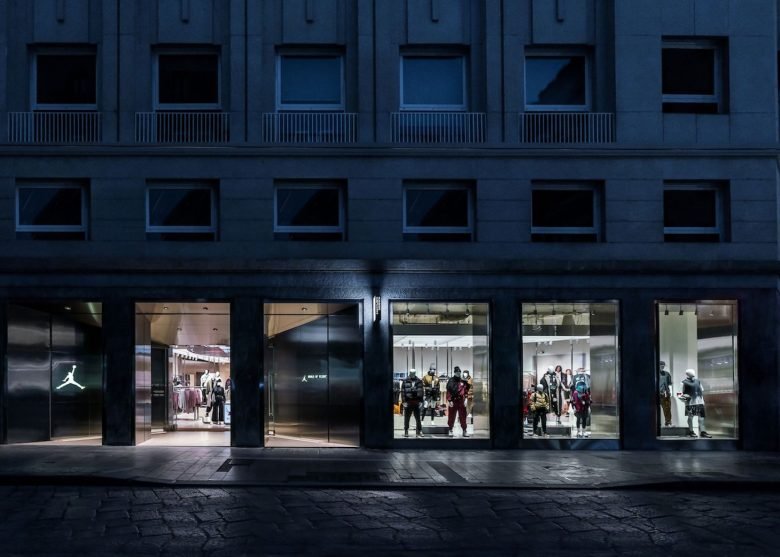 乔丹飞行世界商店