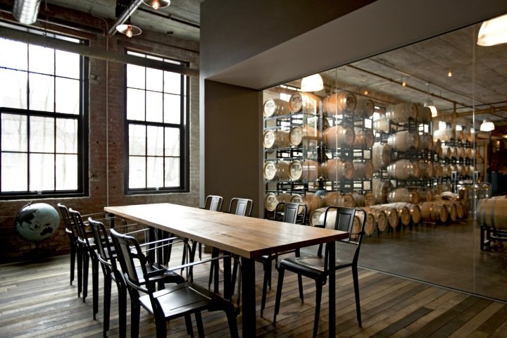 Journeyman Distillery by DKGR,三橡树 – 密歇根州 Journeyman Distillery by DKGR,三橡树 – 密歇根州