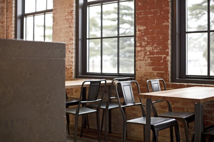 Journeyman Distillery by DKGR,三橡树 – 密歇根州 Journeyman Distillery by DKGR,三橡树 – 密歇根州