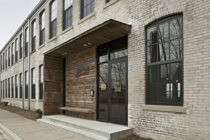 Journeyman Distillery by DKGR,三橡树 – 密歇根州 Journeyman Distillery by DKGR,三橡树 – 密歇根州