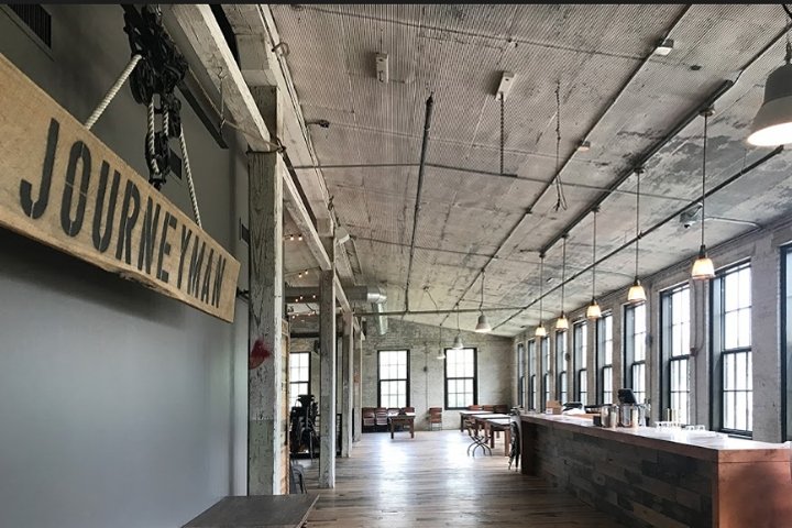 Journeyman Distillery by DKGR,三橡树 – 密歇根州 Journeyman Distillery by DKGR,三橡树 – 密歇根州