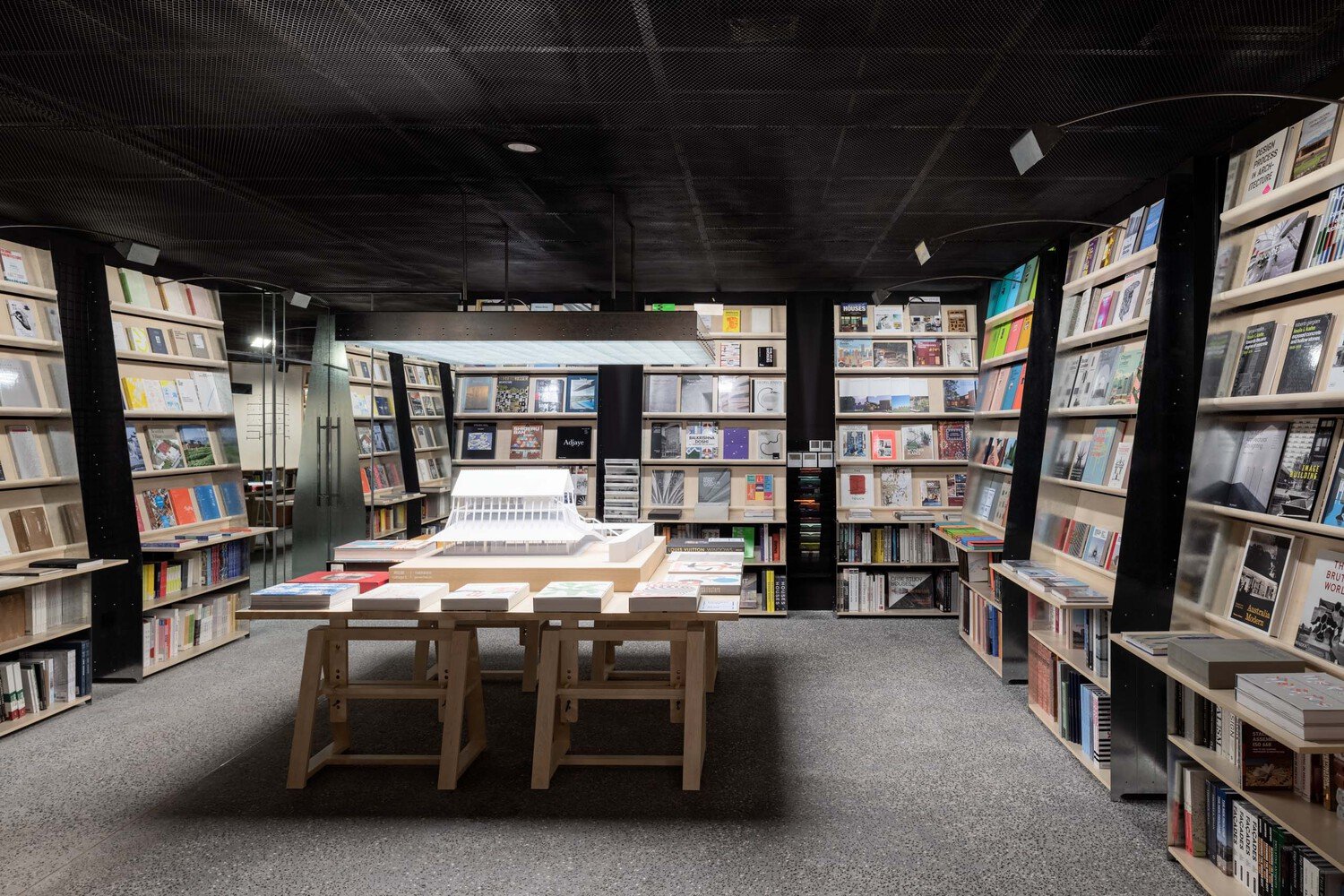 卷宗图书和尤里卡!genarchitects 设计的阿那亚旅游图书馆 卷宗图书和尤里卡!genarchitects 设计的阿那亚旅游图书馆