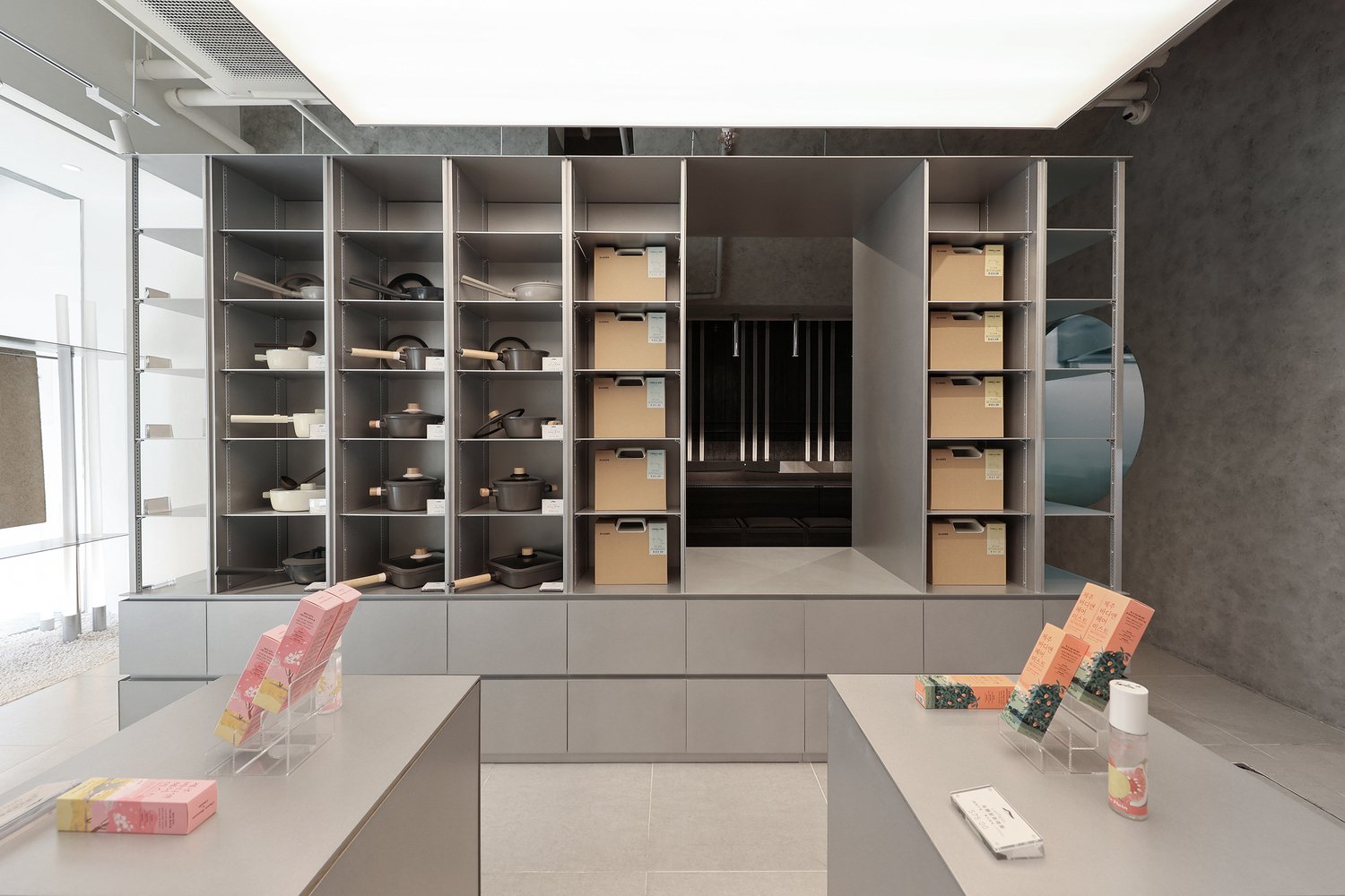 Canter & Gallop Design Ltd 设计的 K-Stuff 商店