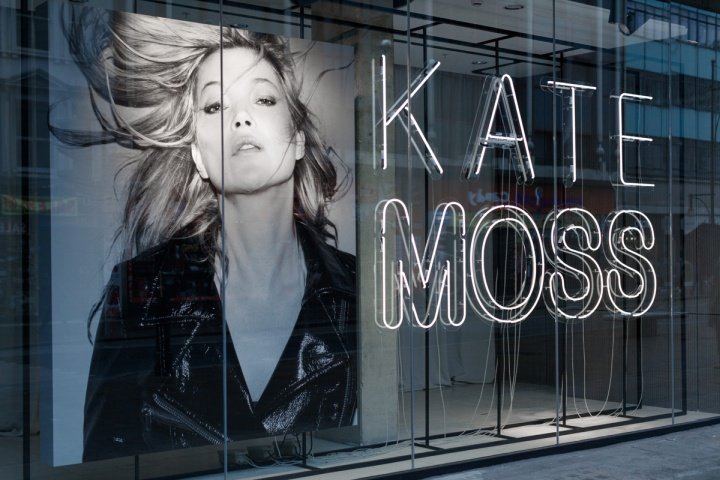 Van Den Blocke 为 Reserve 设计的 KATE MOSS 橱窗展示，英国伦敦