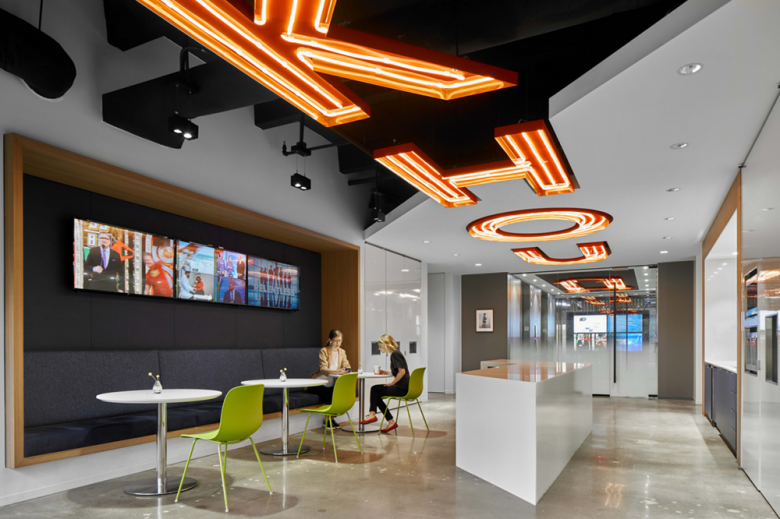 Gensler 设计的 KHOU 办公室 Gensler 设计的 KHOU 办公室