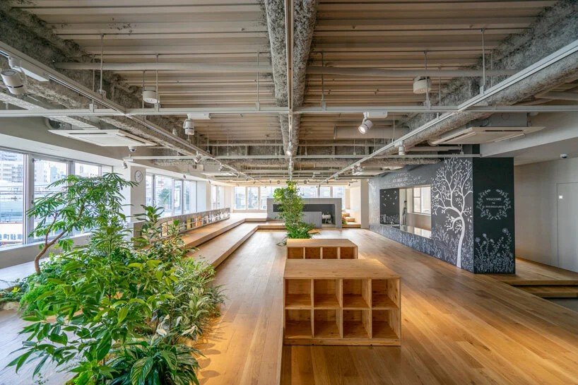 HIBINOSEKKEI + Youji No Shiro + KIDS DESIGN LABO 的 KIDS SMILE LABO 托儿所 HIBINOSEKKEI + Youji No Shiro + KIDS DESIGN LABO 的 KIDS SMILE LABO 托儿所