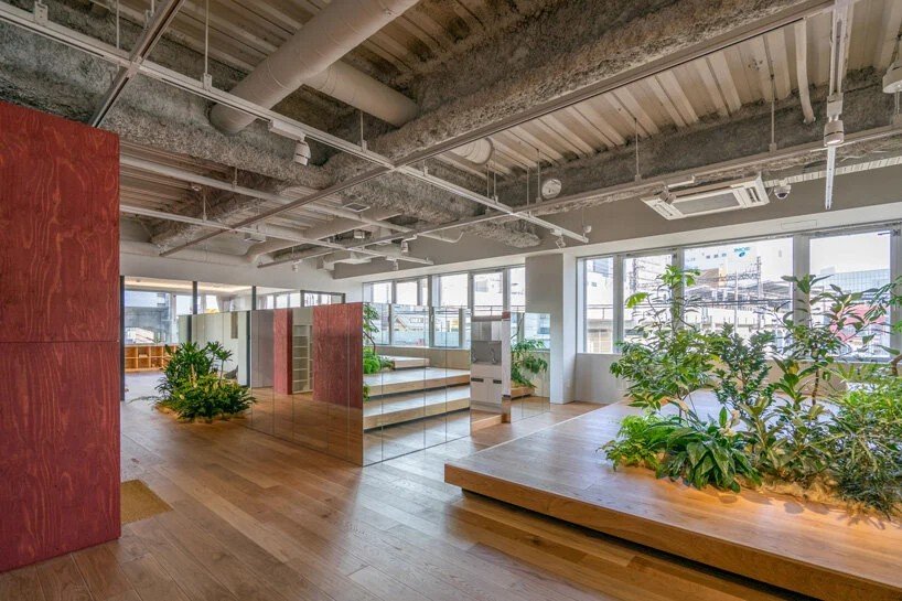 HIBINOSEKKEI + Youji No Shiro + KIDS DESIGN LABO 的 KIDS SMILE LABO 托儿所 HIBINOSEKKEI + Youji No Shiro + KIDS DESIGN LABO 的 KIDS SMILE LABO 托儿所