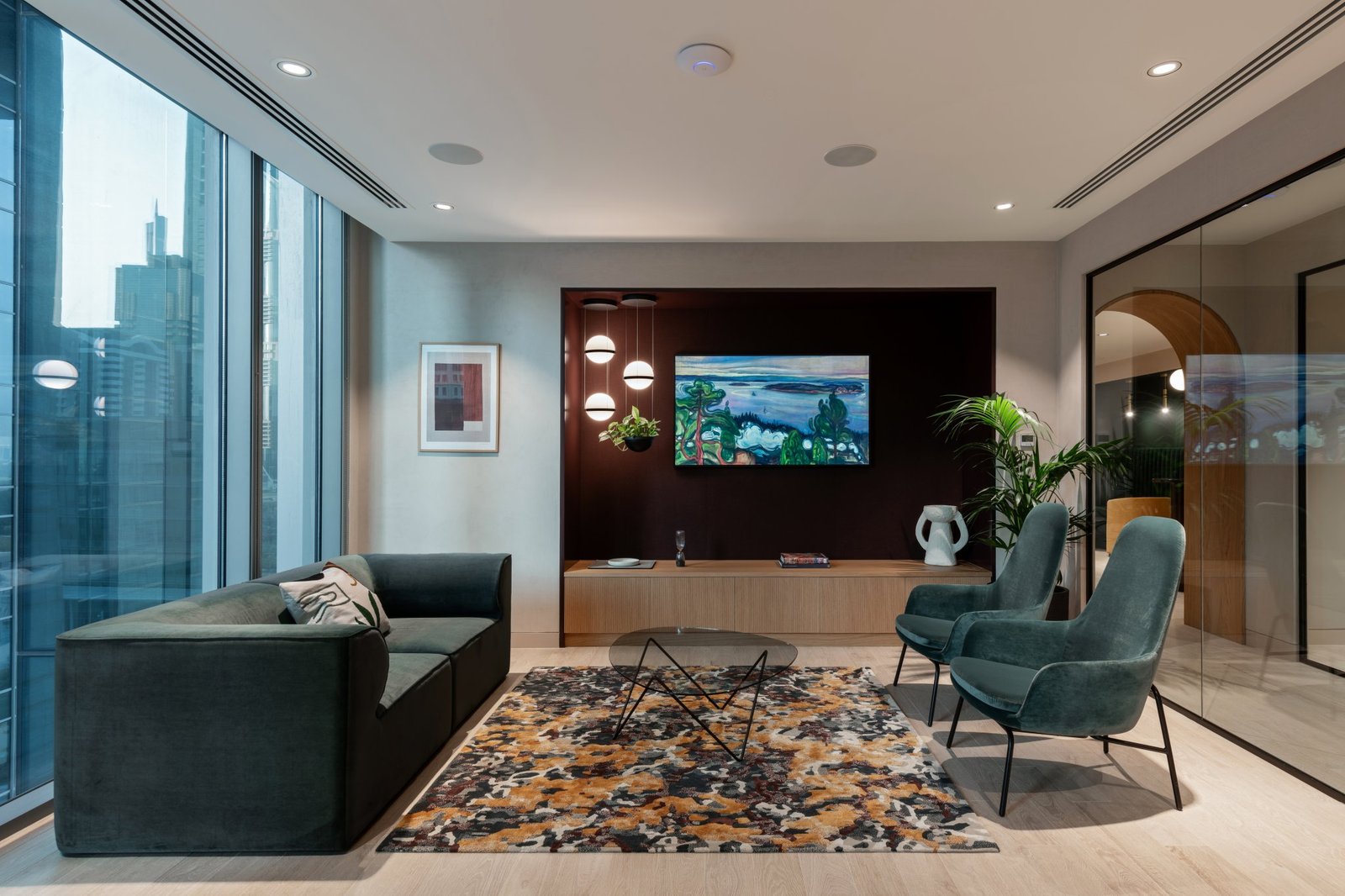 KEF Holdings 由 Kinnersley Kent Design 设计 – 阿联酋迪拜