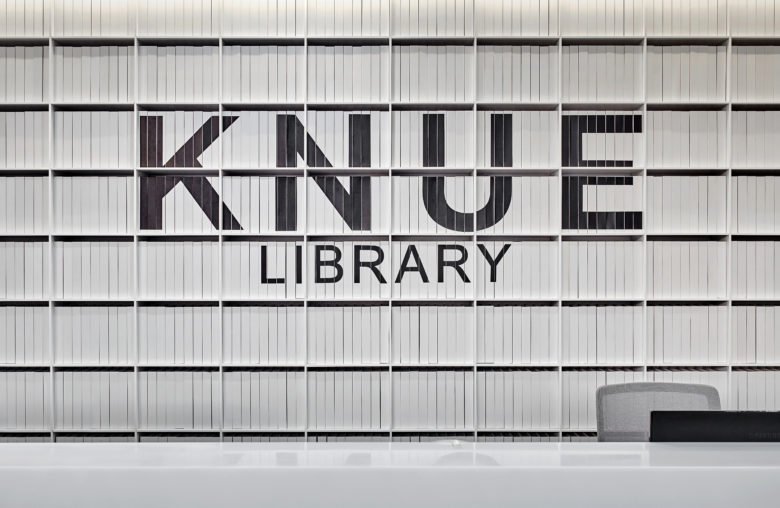 一个与学生生活方式相结合的未来图书馆的诞生_KNUE 图书馆