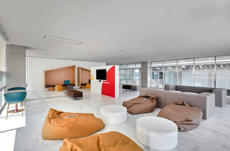 一个与学生生活方式相结合的未来图书馆的诞生_KNUE 图书馆