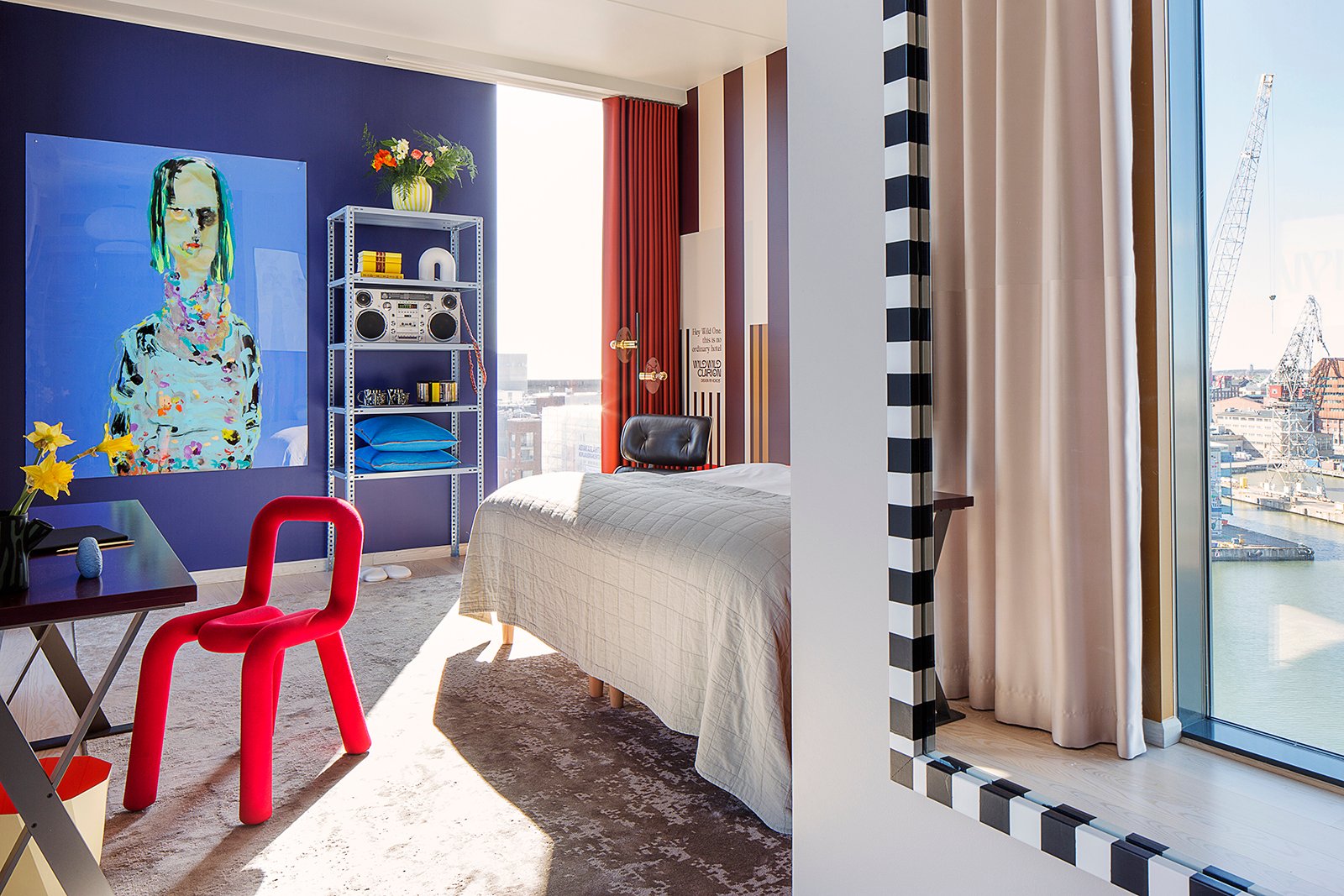 WildWild Clarion – 由设计办公室 KOKO3 设计的大胆酒店客房