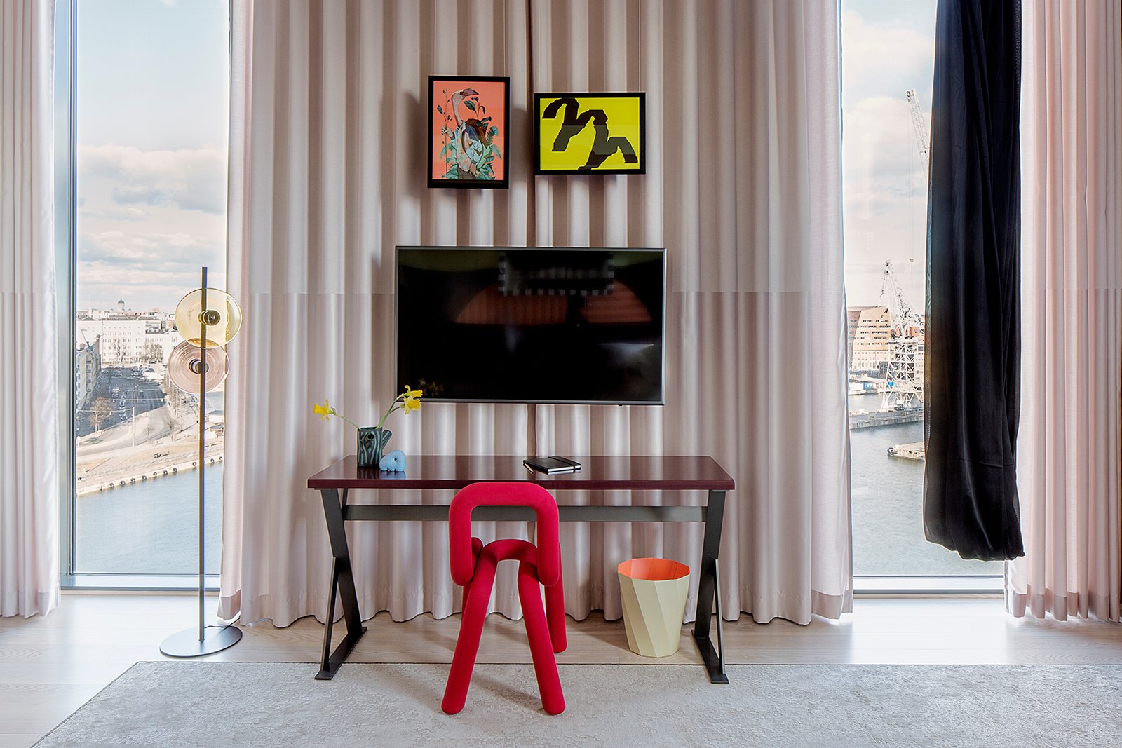 WildWild Clarion – 由设计办公室 KOKO3 设计的大胆酒店客房