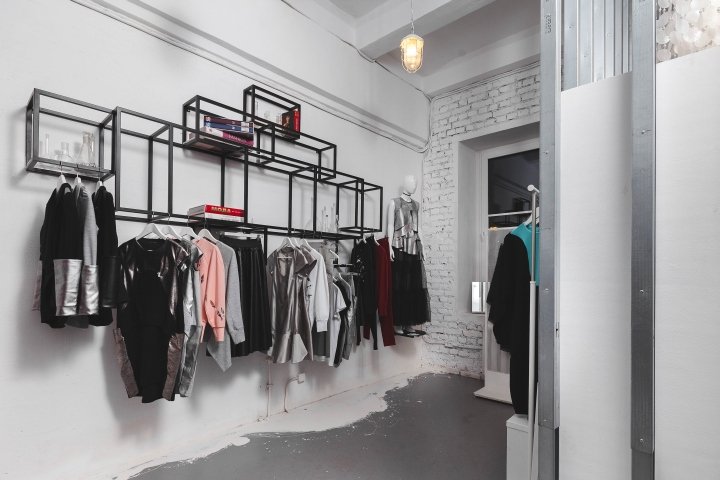 KSUSHA RAIKOVA 展厅，由 Vsevolod Dobrovolskii 和 Ksenia Raykova 设计，圣彼得堡 – 俄罗斯