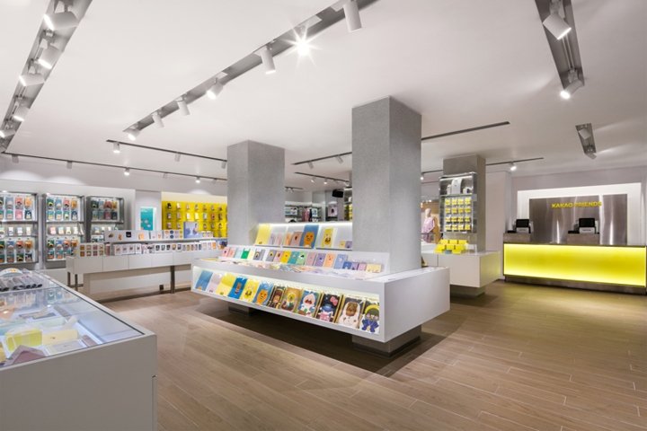 Kakao Friends 旗舰店，由 Betwin Space Design 设计，韩国 Budan