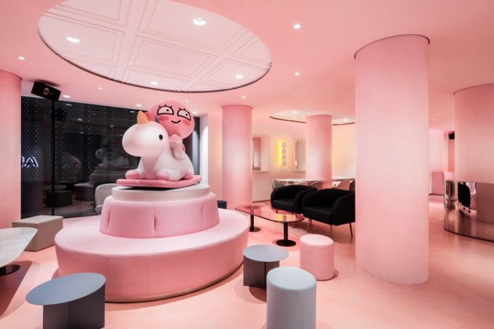 Kakao Friends 旗舰店，由 Betwin Space Design 设计，韩国 Budan