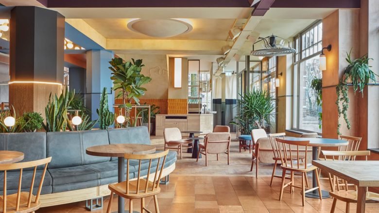 Karavaan 酒吧由 Studio Modijefksy 设计