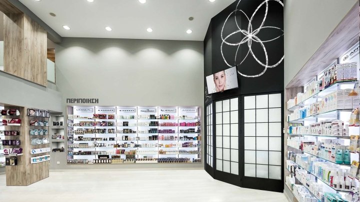 Katerina Daskalaki 药房，由 Lefteris Tsikandilakis 设计，伊拉克利翁 / 克里特岛 – 希腊