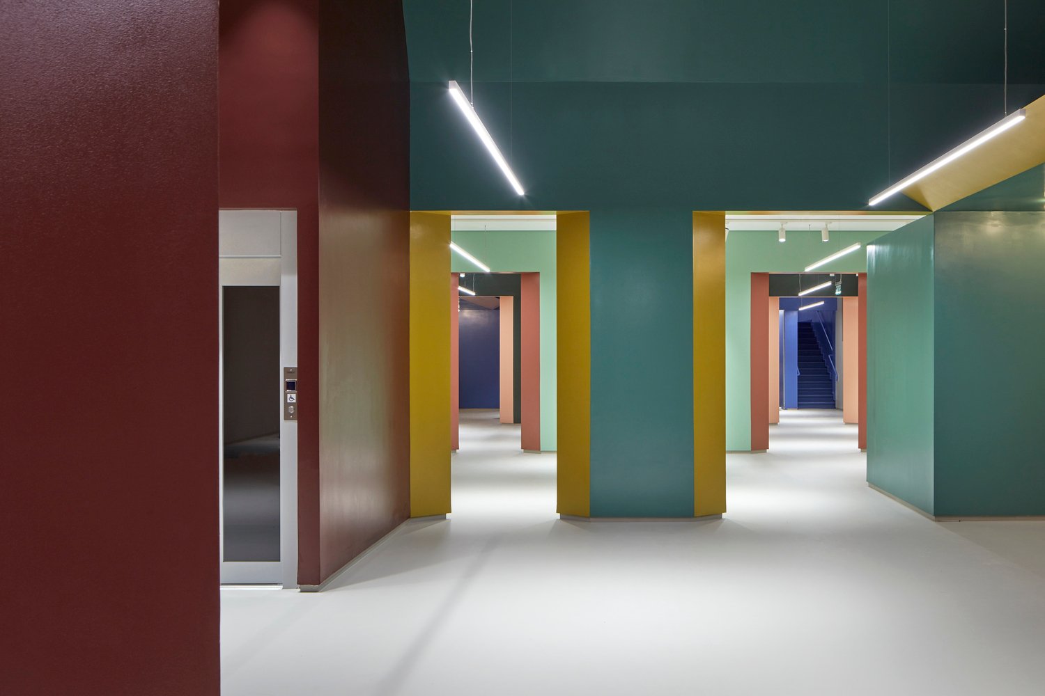 Kaza 以色列家具陈列室 / Baranowitz & Goldberg Architects