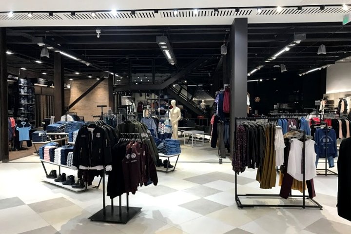 Leco arquitectos 设计的 Kenzo Jeans 店，哥伦比亚波哥大