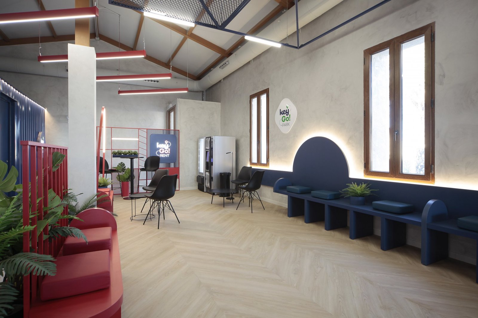 关键走!RENT:色彩的振动和形式的速度 关键走!RENT:色彩的振动和形式的速度