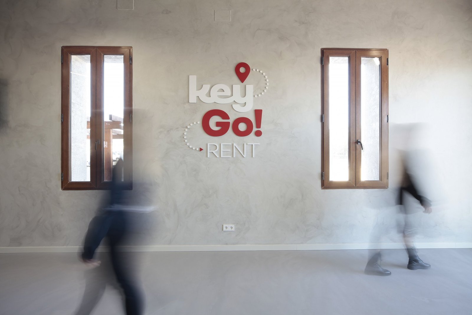 关键走!RENT:色彩的振动和形式的速度 关键走!RENT:色彩的振动和形式的速度