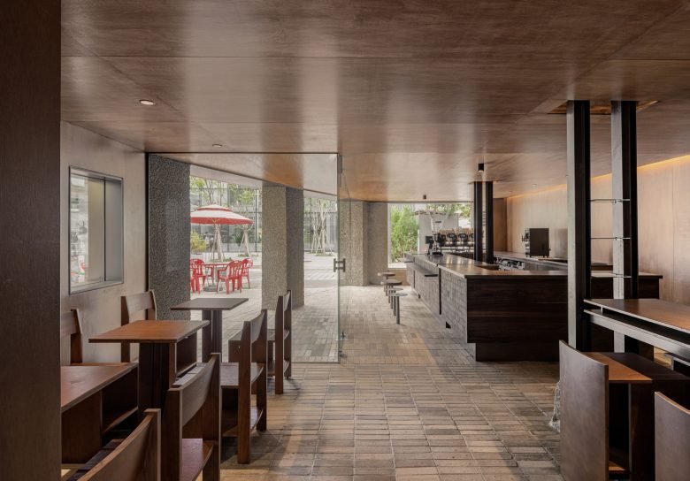 Studio Motif 的 Komfortabel Anguk 咖啡