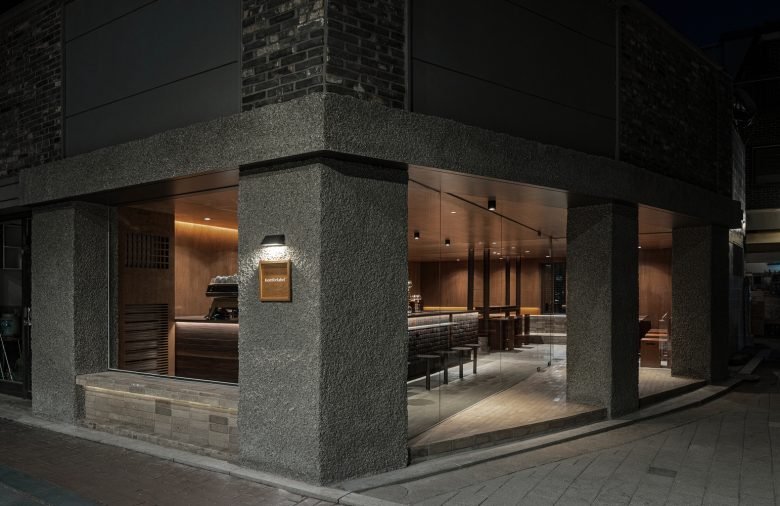 Studio Motif 的 Komfortabel Anguk 咖啡