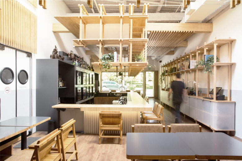 Coletivo de Arquitetos 设计的 Kotori 餐厅