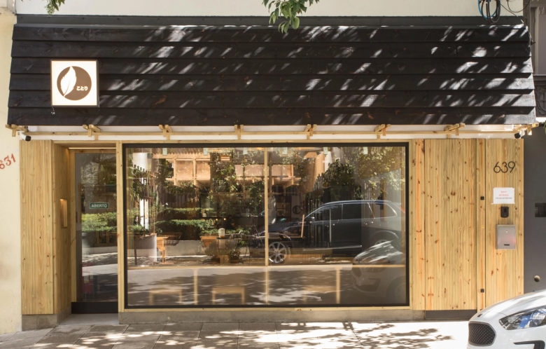 Coletivo de Arquitetos 设计的 Kotori 餐厅