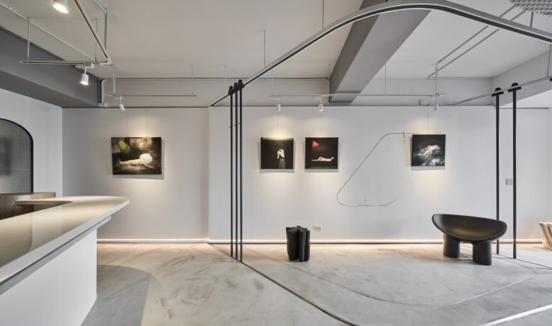 共和设计的宽严画廊