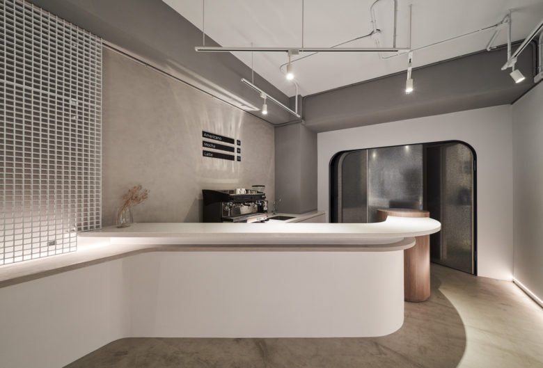 共和设计的宽严画廊