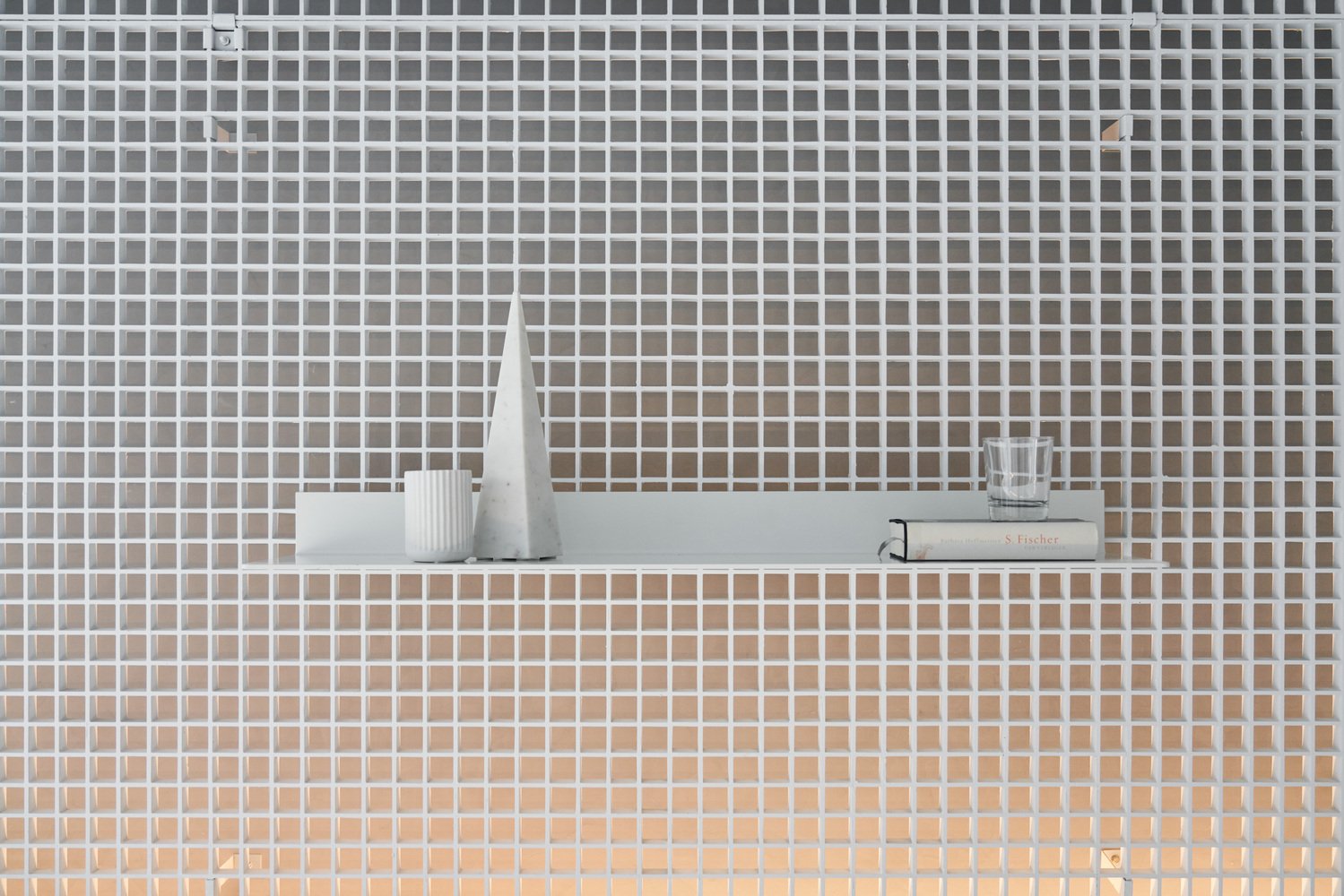 共和设计的宽严画廊