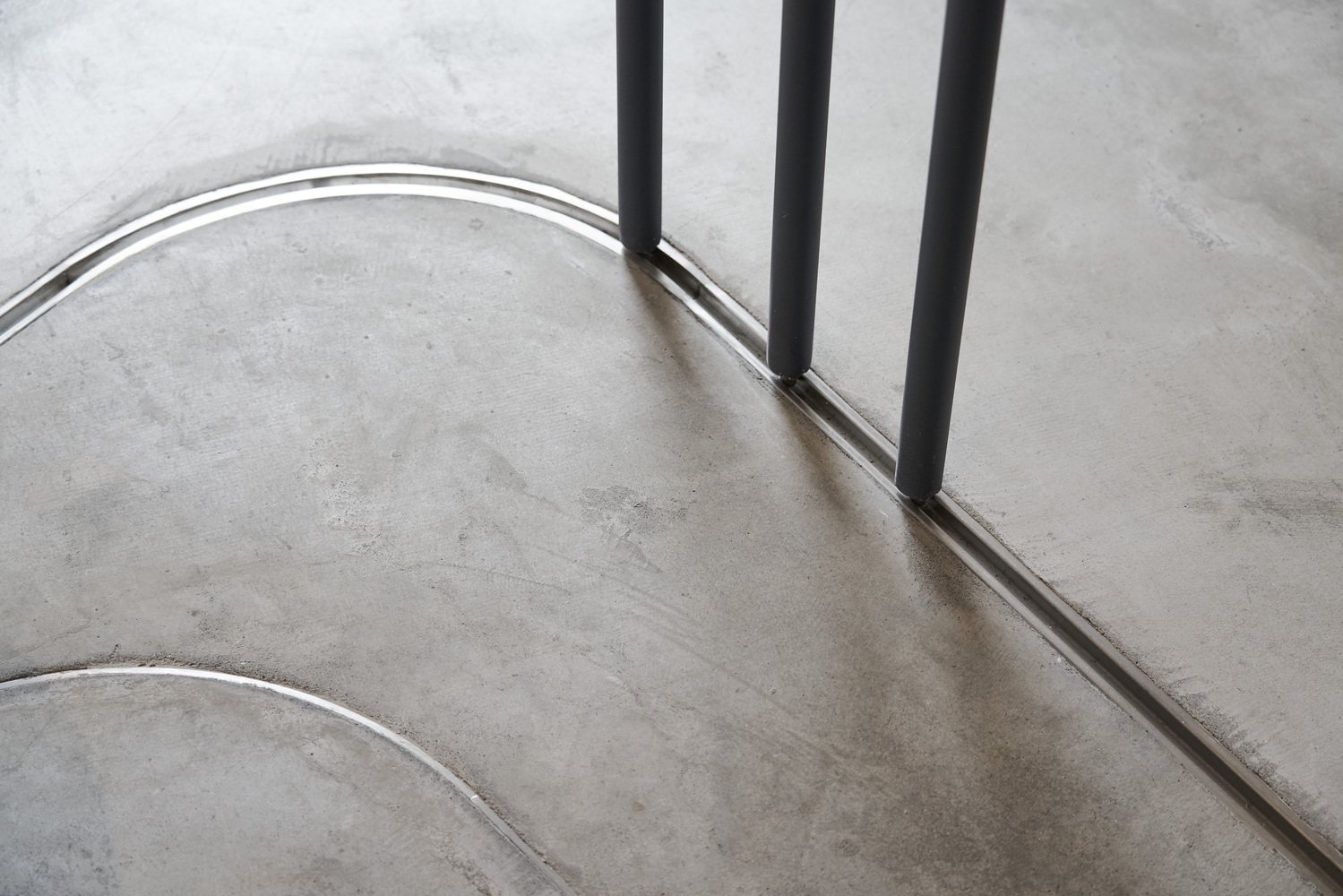 共和设计的宽严画廊