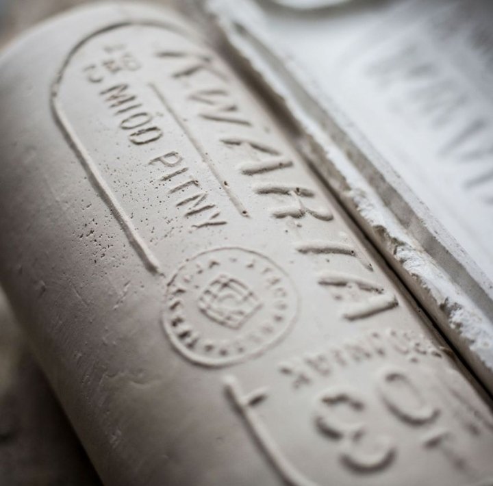 OPUS B 的 Kwarta 包装