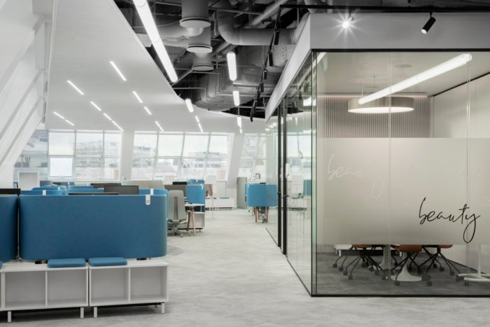 IND 建筑事务所设计的欧莱雅办公室