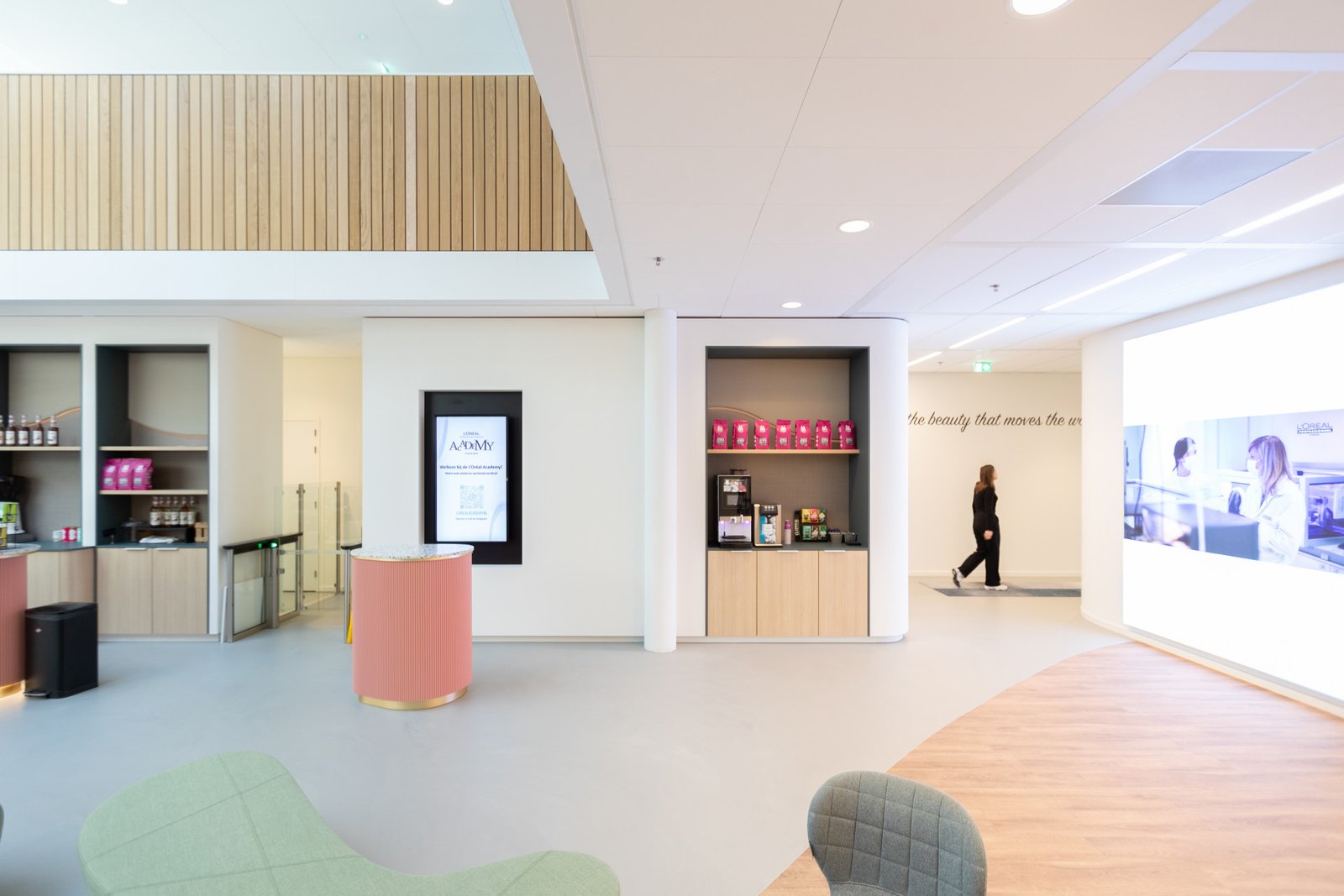 欧莱雅总部由俄罗斯方块设计与建造