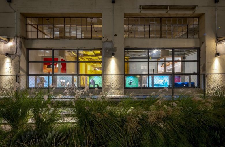 Liqui Group 为 2020 年洛杉矶设计节设计系列橱窗玻璃