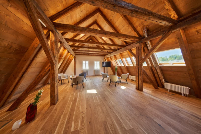 LASVIT 总部 / OV-A