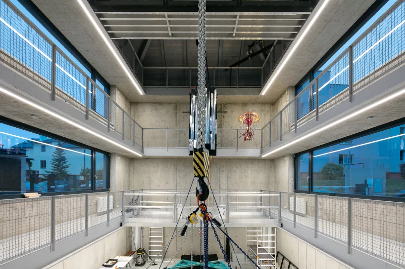 LASVIT 总部 / OV-A