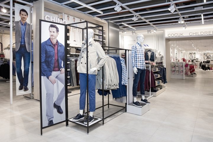 Dalziel-Pow 设计的 LC 威基基店,土耳其伊斯坦布尔 Dalziel-Pow 设计的 LC 威基基店,土耳其伊斯坦布尔
