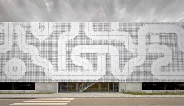 CEBRA 的乐高外墙