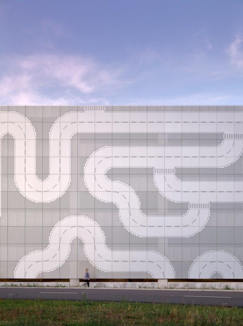 CEBRA 的乐高外墙