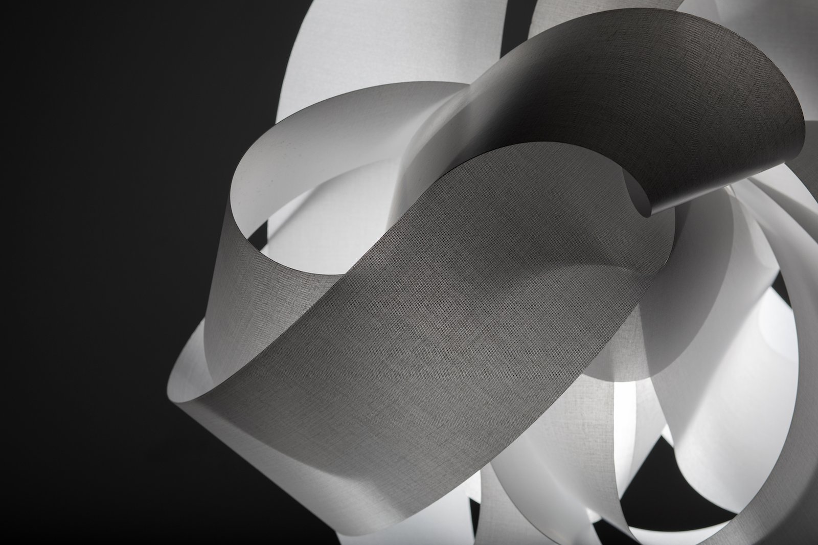 LightArt 新品:融合感觉与功能的丝带云吊坠 LightArt 新品:融合感觉与功能的丝带云吊坠